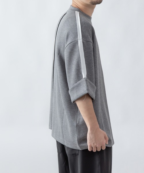 COLONY 2139（コロニートゥーワンスリーナイン）の「ダンボールトロールアップ袖ビッグシルエットTシャツ/インサイドアウト オーバーサイズT※ユニセックス対応（Tシャツ/カットソー・メンズ・ブラック/グレー/カーキ・MEDIUM/LARGE）」の14枚目の写真