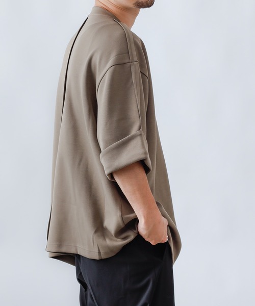 COLONY 2139（コロニートゥーワンスリーナイン）の「ダンボールトロールアップ袖ビッグシルエットTシャツ/インサイドアウト オーバーサイズT※ユニセックス対応（Tシャツ/カットソー・メンズ・ブラック/グレー/カーキ・MEDIUM/LARGE）」の21枚目の写真