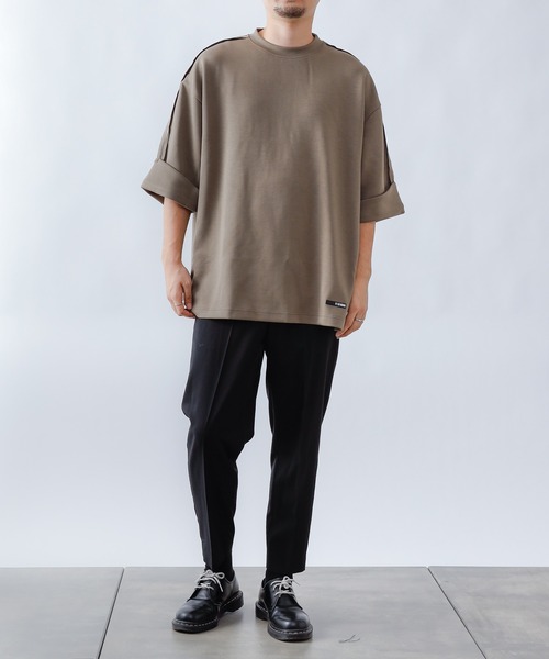 COLONY 2139（コロニートゥーワンスリーナイン）の「ダンボールトロールアップ袖ビッグシルエットTシャツ/インサイドアウト オーバーサイズT※ユニセックス対応（Tシャツ/カットソー・メンズ・ブラック/グレー/カーキ・MEDIUM/LARGE）」の22枚目の写真