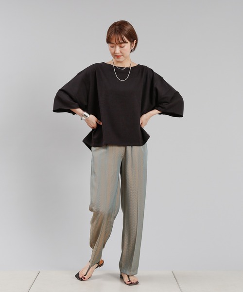 DouDou（ドゥドゥ）の「7分袖ショート丈スウェット（Tシャツ/カットソー・レディース・ブラック/ブラウン/グレイッシュベージュ・FREE）」の4枚目の写真