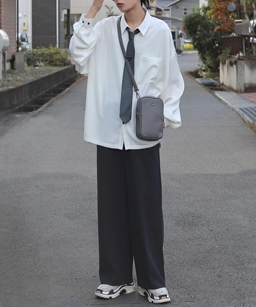 Loose/ルース（ルース）の「オーバル コンパクトショルダーバッグ（ショルダーバッグ・メンズ・ブラック/グレー/グリーン/ブラック系その他・FREE）」の16枚目の写真