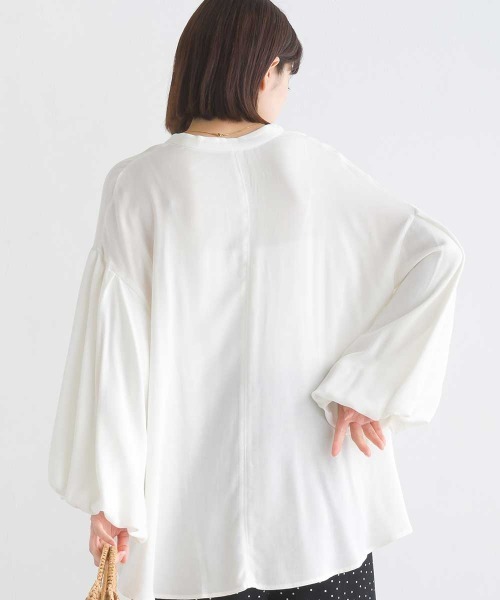 OMNES Supremo(オムネス スプレモ)の「梨地 前後2way袖ボリュームブラウス(シャツ/ブラウス・レディース・ホワイト/ブラック/モカ・FREE)」の5枚目の写真