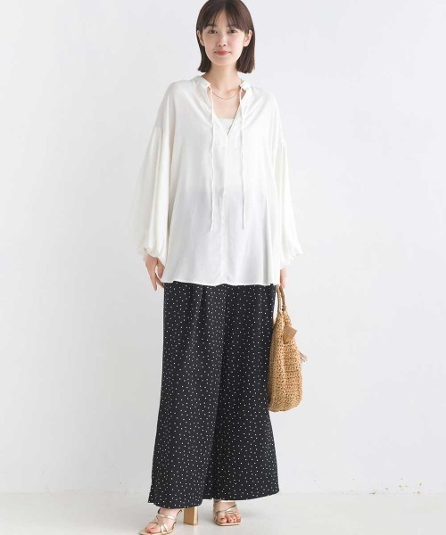 OMNES Supremo(オムネス スプレモ)の「梨地 前後2way袖ボリュームブラウス(シャツ/ブラウス・レディース・ホワイト/ブラック/モカ・FREE)」の7枚目の写真