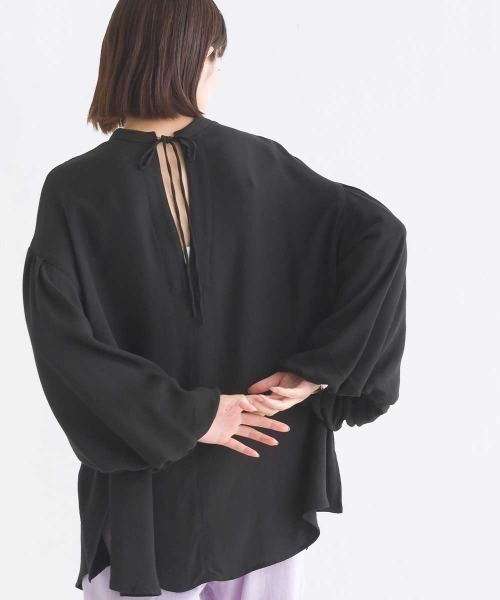 OMNES Supremo(オムネス スプレモ)の「梨地 前後2way袖ボリュームブラウス(シャツ/ブラウス・レディース・ホワイト/ブラック/モカ・FREE)」の11枚目の写真