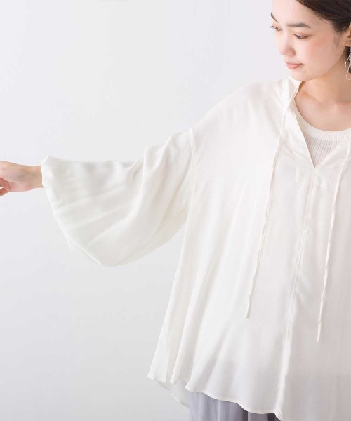 OMNES Supremo(オムネス スプレモ)の「梨地 前後2way袖ボリュームブラウス(シャツ/ブラウス・レディース・ホワイト/ブラック/モカ・FREE)」の21枚目の写真