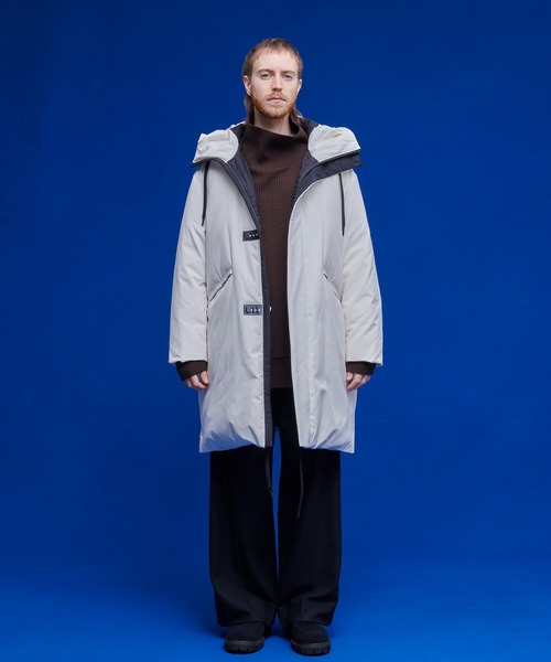 UNITED TOKYO（ユナイテッドトウキョウ）の「ダウン フードコート（ダウンジャケット/コート・メンズ・アイボリー/バーガンディー/ブラック・1/2）」の4枚目の写真