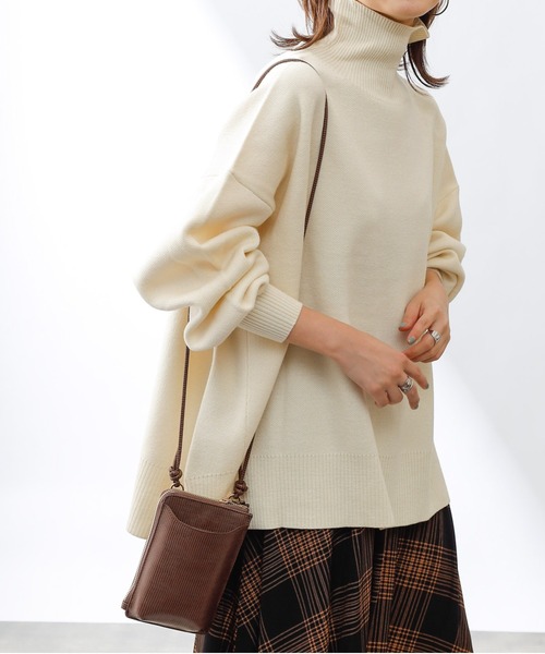 COLONY 2139（コロニートゥーワンスリーナイン）の「リサイクルポリバックボリュームタートルネックプルオーバー(セットアップ可)（ニット/セーター・レディース・ブラック/グリーン/アイボリー/グレイッシュベージュ・FREE）」の2枚目の写真