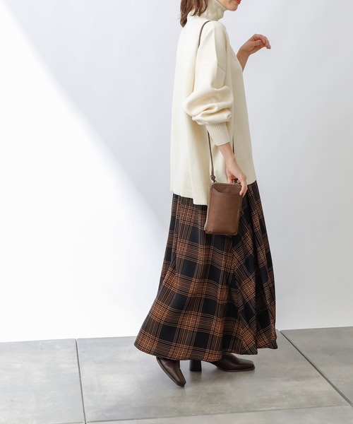 COLONY 2139（コロニートゥーワンスリーナイン）の「リサイクルポリバックボリュームタートルネックプルオーバー(セットアップ可)（ニット/セーター・レディース・ブラック/グリーン/アイボリー/グレイッシュベージュ・FREE）」の20枚目の写真