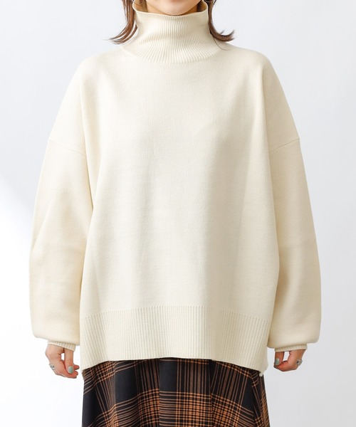 COLONY 2139（コロニートゥーワンスリーナイン）の「リサイクルポリバックボリュームタートルネックプルオーバー(セットアップ可)（ニット/セーター・レディース・ブラック/グリーン/アイボリー/グレイッシュベージュ・FREE）」の8枚目の写真