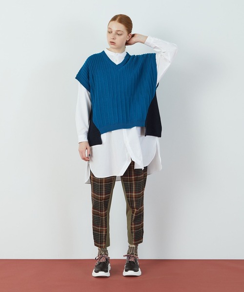 FRAPBOIS（フラボア）の「サイドベスト（ベスト・レディース・ブルー/オフホワイト・1/2）」の6枚目の写真