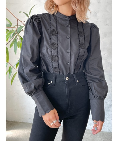 Vicente（ヴィセンテ）の「Flower petal shirt（シャツ/ブラウス・レディース・オフホワイト/ブラック・FREE）」の5枚目の写真