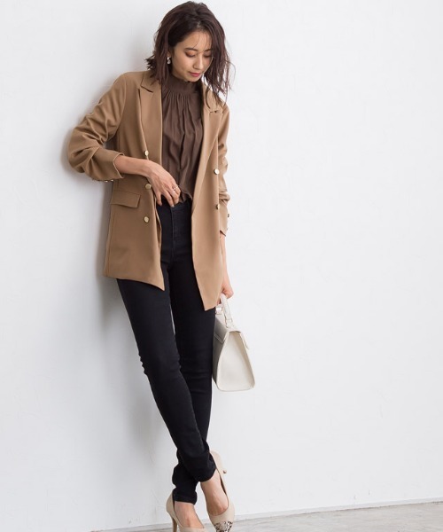 Pierrot（ピエロ）の「ゴールドボタンダブルジャケット（テーラードジャケット・レディース・ネイビー/キャメル・M/L）」の6枚目の写真