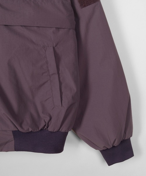 VISION STREET WEAR(ヴィジョンストリートウェア)の「【VISION STREET WEAR/ヴィジョンストリートウェア】中綿ナイロン ワッペン フードブルゾン/ナイロンジャケット(ブルゾン・メンズ・ブラック/パープル/キャメル/グレイッシュブルー・M/L/XL)」の19枚目の写真