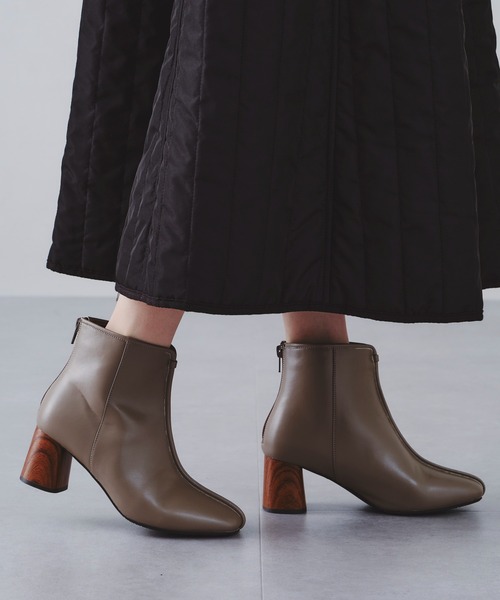 ORiental TRaffic（オリエンタルトラフィック）の「パイピング変形ヒールショートブーツ 11395（ブーツ・レディース・ブラック/グレー/キャメル・LL/3L/SS/S/M/L）」の6枚目の写真