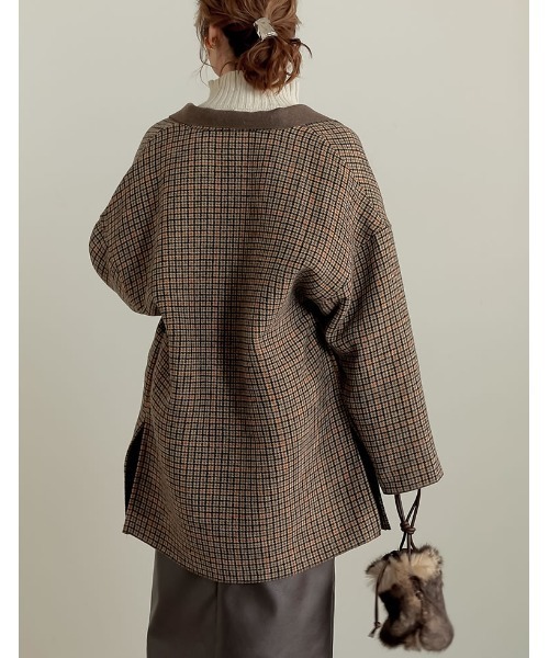 Re:EDIT（リエディ）の「オーバーサイズダブルフェイスチェック柄ミドルコート（チェスターコート・レディース・モカ/ブラック/グレイッシュベージュ/ブラウン・MEDIUM）」の13枚目の写真