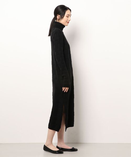 MATURED(マチュアード)の「【MATURED/マチュアード】タートルニットロングワンピース(ワンピース・レディース・ホワイト/ブラック・FREE)」の4枚目の写真
