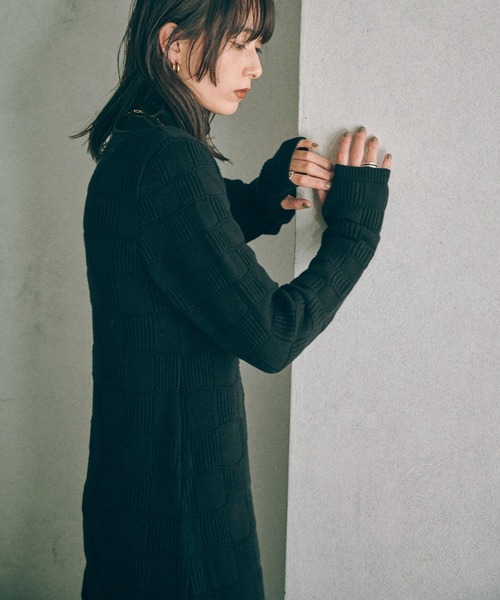 MATURED(マチュアード)の「【MATURED/マチュアード】タートルニットロングワンピース(ワンピース・レディース・ホワイト/ブラック・FREE)」の5枚目の写真
