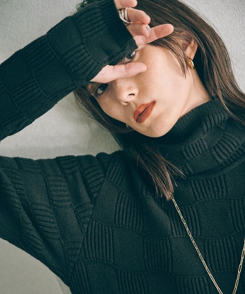 MATURED(マチュアード)の「【MATURED/マチュアード】タートルニットロングワンピース(ワンピース・レディース・ホワイト/ブラック・FREE)」の7枚目の写真