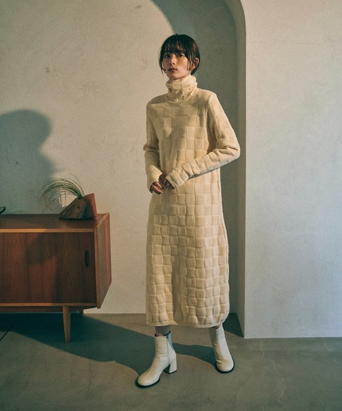 MATURED(マチュアード)の「【MATURED/マチュアード】タートルニットロングワンピース(ワンピース・レディース・ホワイト/ブラック・FREE)」の8枚目の写真