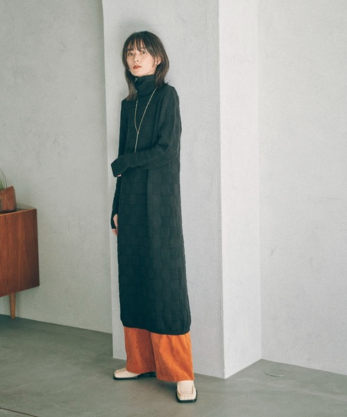MATURED(マチュアード)の「【MATURED/マチュアード】タートルニットロングワンピース(ワンピース・レディース・ホワイト/ブラック・FREE)」の18枚目の写真