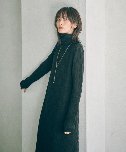 MATURED(マチュアード)の「【MATURED/マチュアード】タートルニットロングワンピース(ワンピース・レディース・ホワイト/ブラック・FREE)」の20枚目の写真