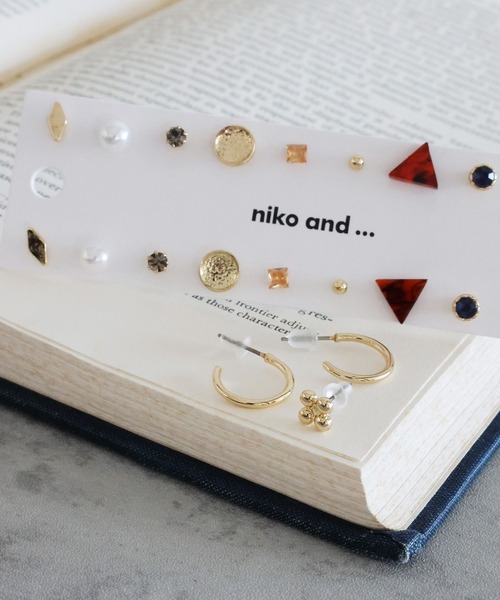 niko and...(ニコアンド)の「10セットカラープチピアス(ピアス(両耳用)・レディース・その他1/その他2/その他3/その他4/その他5/その他6/その他7/その他8/その他9・0)」の5枚目の写真