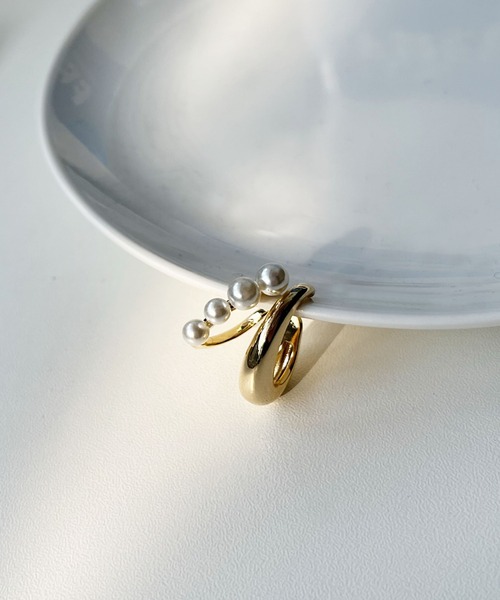 CEMONEMO（セモネモ）の「ダブルライン パール メタル イヤーカフ（イヤーカフ・レディース・ゴールド/シルバー・FREE）」の15枚目の写真