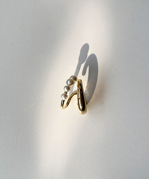 CEMONEMO（セモネモ）の「ダブルライン パール メタル イヤーカフ（イヤーカフ・レディース・ゴールド/シルバー・FREE）」の16枚目の写真