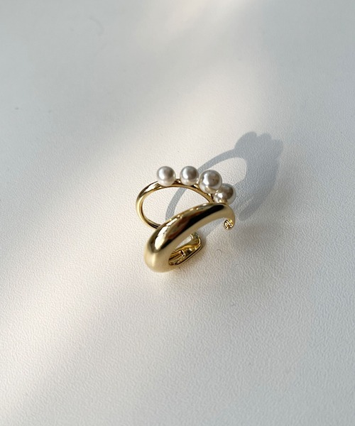 CEMONEMO（セモネモ）の「ダブルライン パール メタル イヤーカフ（イヤーカフ・レディース・ゴールド/シルバー・FREE）」の17枚目の写真