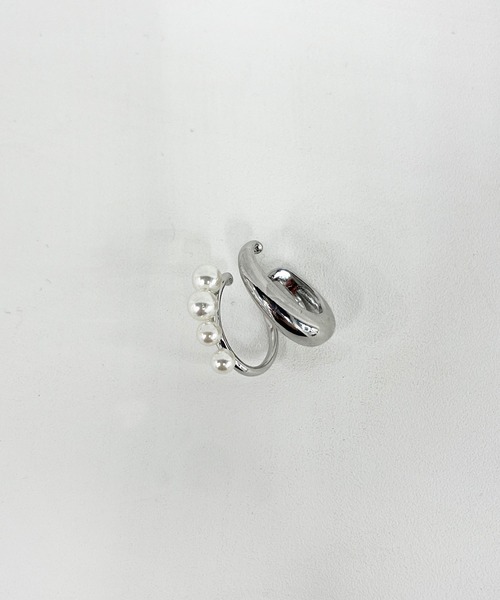 CEMONEMO（セモネモ）の「ダブルライン パール メタル イヤーカフ（イヤーカフ・レディース・ゴールド/シルバー・FREE）」の18枚目の写真