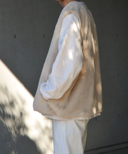 NILWAY（ニルウェイ）の「ノーカラーファーベスト/シャギーベスト（ベスト・レディース・ブラック/ベージュ・MEDIUM/LARGE）」の10枚目の写真