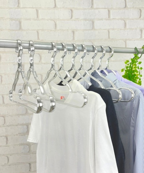 entre square（アントレスクエアー）の「アルミニウムハンガー 6本セット 滑り落ちない さびにくい（ランドリーグッズ・レディース・ピンク/シルバー/ゴールド・ONE SIZE）」の3枚目の写真