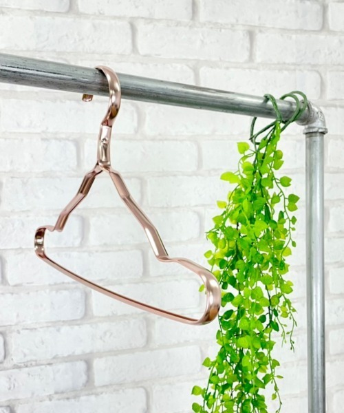 entre square（アントレスクエアー）の「アルミニウムハンガー 6本セット 滑り落ちない さびにくい（ランドリーグッズ・レディース・ピンク/シルバー/ゴールド・ONE SIZE）」の11枚目の写真