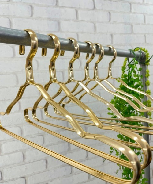 entre square（アントレスクエアー）の「アルミニウムハンガー 6本セット 滑り落ちない さびにくい（ランドリーグッズ・レディース・ピンク/シルバー/ゴールド・ONE SIZE）」の5枚目の写真