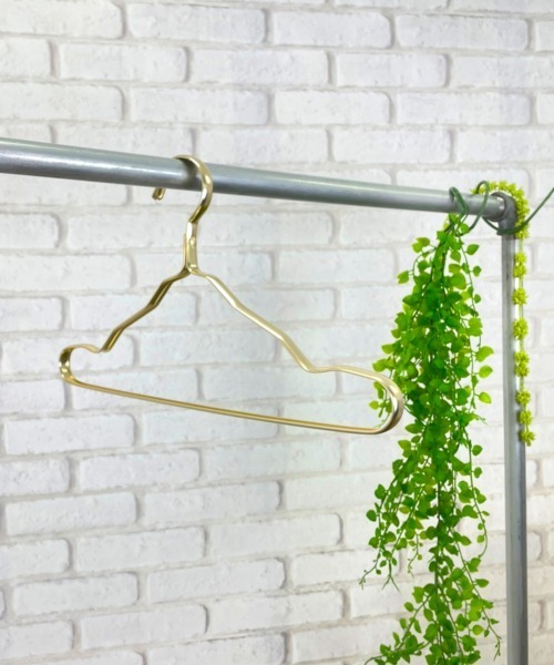 entre square（アントレスクエアー）の「アルミニウムハンガー 6本セット 滑り落ちない さびにくい（ランドリーグッズ・レディース・ピンク/シルバー/ゴールド・ONE SIZE）」の16枚目の写真