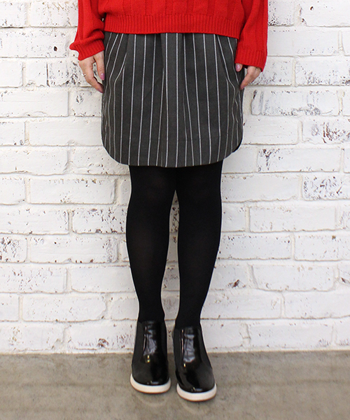 mystic(ミスティック)の「ストライプ裾ラウンドスカート(スカート・レディース・グレー/ネイビー/ブラック・2/1)」の1枚目の写真