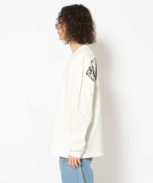 AVIREX(アヴィレックス)の「長袖 Tシャツ メガ ロゴ / LONG SLEEVE T-SHIRT MEGA LOGO / アヴィレックス / AVIREX(Tシャツ/カットソー・メンズ・パープル/ブラック/ホワイト/グリーン/サックスブルー・MEDIUM/LARGE/X-LARGE/XX-LARGE)」の17枚目の写真