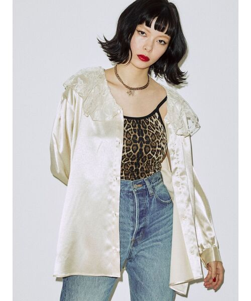 jouetie（ジュエティ）の「ボリュームレースカラーブラウス（シャツ/ブラウス・レディース・ブルー/アイボリー/ブラック・MEDIUM）」の2枚目の写真