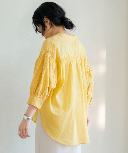 ANGIE（アンジー）の「コットン刺繍レース ボリューム袖ブラウス（シャツ/ブラウス・レディース・イエロー/カーキ/オフホワイト/スミクロ・FREE）」の8枚目の写真