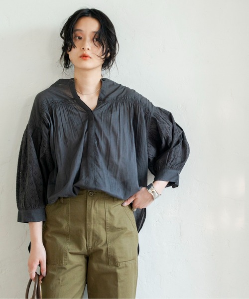 ANGIE（アンジー）の「コットン刺繍レース ボリューム袖ブラウス（シャツ/ブラウス・レディース・イエロー/カーキ/オフホワイト/スミクロ・FREE）」の12枚目の写真