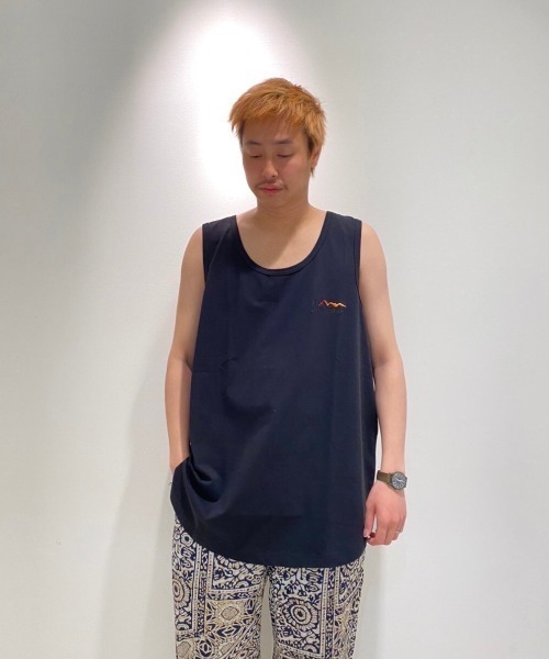 MANASTASH（マナスタッシュ）の「MANASTASH/マナスタッシュ　MS Circle logo tanktop　MSサークルロゴタンクトップ（タンクトップ・メンズ・ホワイト/ブラック・MEDIUM/LARGE）」の4枚目の写真