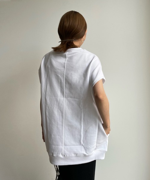 DouDou(ドゥドゥ)の「ロゴフレンチスウェット(Tシャツ/カットソー・レディース・チャコールグレー/オフホワイト/グレイッシュベージュ・FREE)」の5枚目の写真