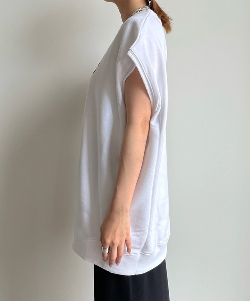 DouDou(ドゥドゥ)の「ロゴフレンチスウェット(Tシャツ/カットソー・レディース・チャコールグレー/オフホワイト/グレイッシュベージュ・FREE)」の16枚目の写真