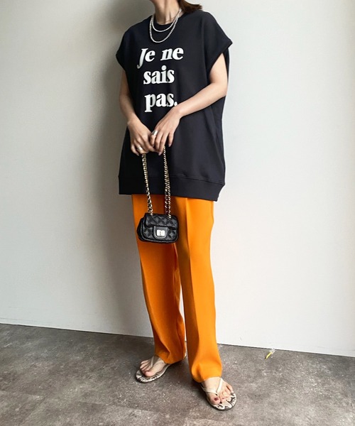 DouDou(ドゥドゥ)の「ロゴフレンチスウェット(Tシャツ/カットソー・レディース・チャコールグレー/オフホワイト/グレイッシュベージュ・FREE)」の11枚目の写真