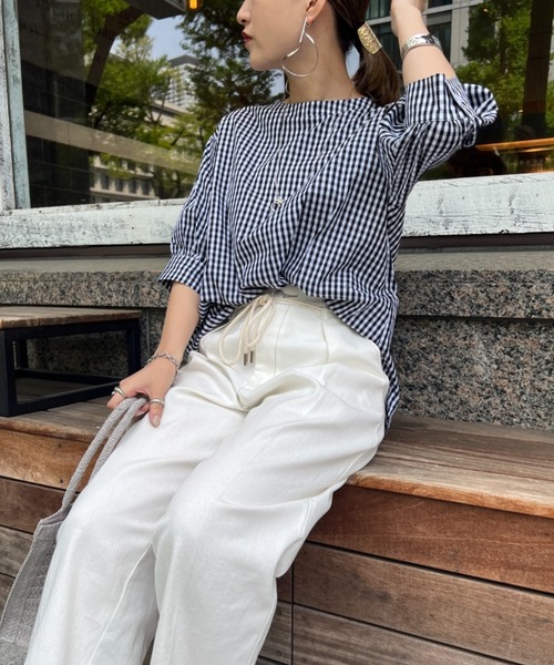 Chez toi（シェトワ）の「袖ボリュームブラウス（シャツ/ブラウス・レディース・ブラック/オフホワイト/ブルー/グリーン・FREE）」の7枚目の写真