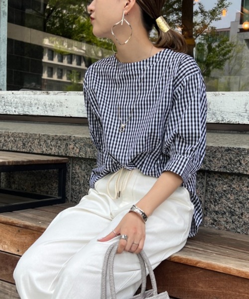 Chez toi（シェトワ）の「袖ボリュームブラウス（シャツ/ブラウス・レディース・ブラック/オフホワイト/ブルー/グリーン・FREE）」の8枚目の写真