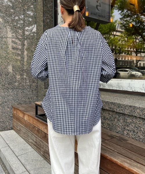 Chez toi（シェトワ）の「袖ボリュームブラウス（シャツ/ブラウス・レディース・ブラック/オフホワイト/ブルー/グリーン・FREE）」の14枚目の写真