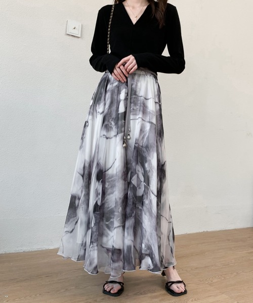 Diosfront（ディオスフロント）の「花柄フレアロングスカート（スカート・レディース・ライトグレー/ブラック/ライトグリーン/チャコールグレー・S/M）」の12枚目の写真