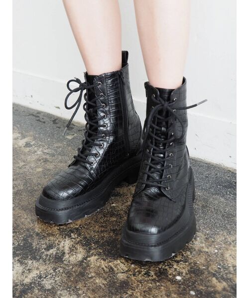 EVRIS(エヴリス)の「レースアップインソールワークブーツ(ブーツ・レディース・ブラック/その他1・SMALL/MEDIUM/LARGE)」の2枚目の写真