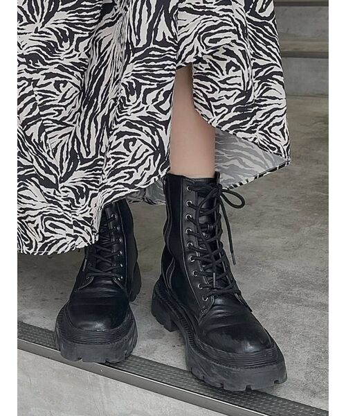 EVRIS(エヴリス)の「レースアップインソールワークブーツ(ブーツ・レディース・ブラック/その他1・SMALL/MEDIUM/LARGE)」の1枚目の写真